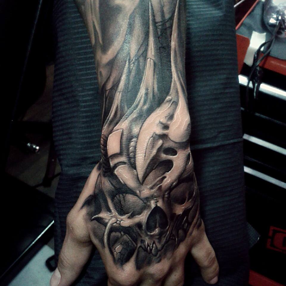 Evil Skull Hand