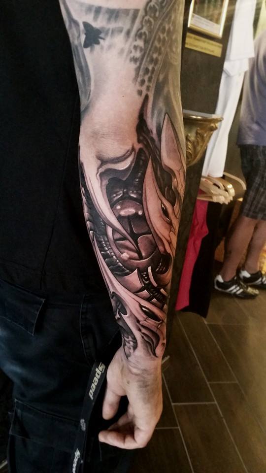 Eye & Textures on Lower Arm