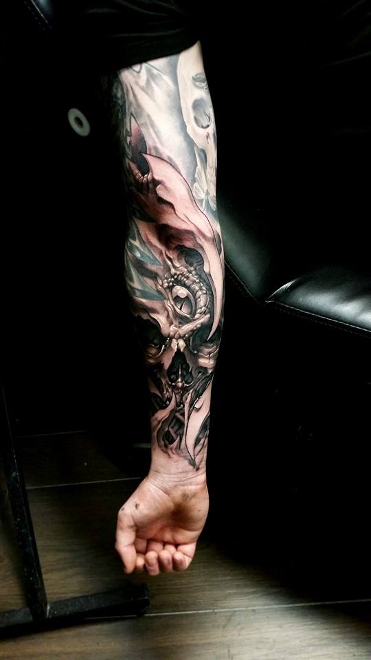 Inner Lower Arm Skull & Eye