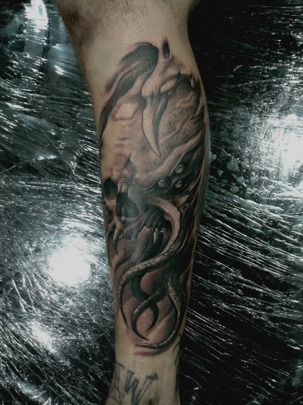 Multi Eyed Skull & Tentacles